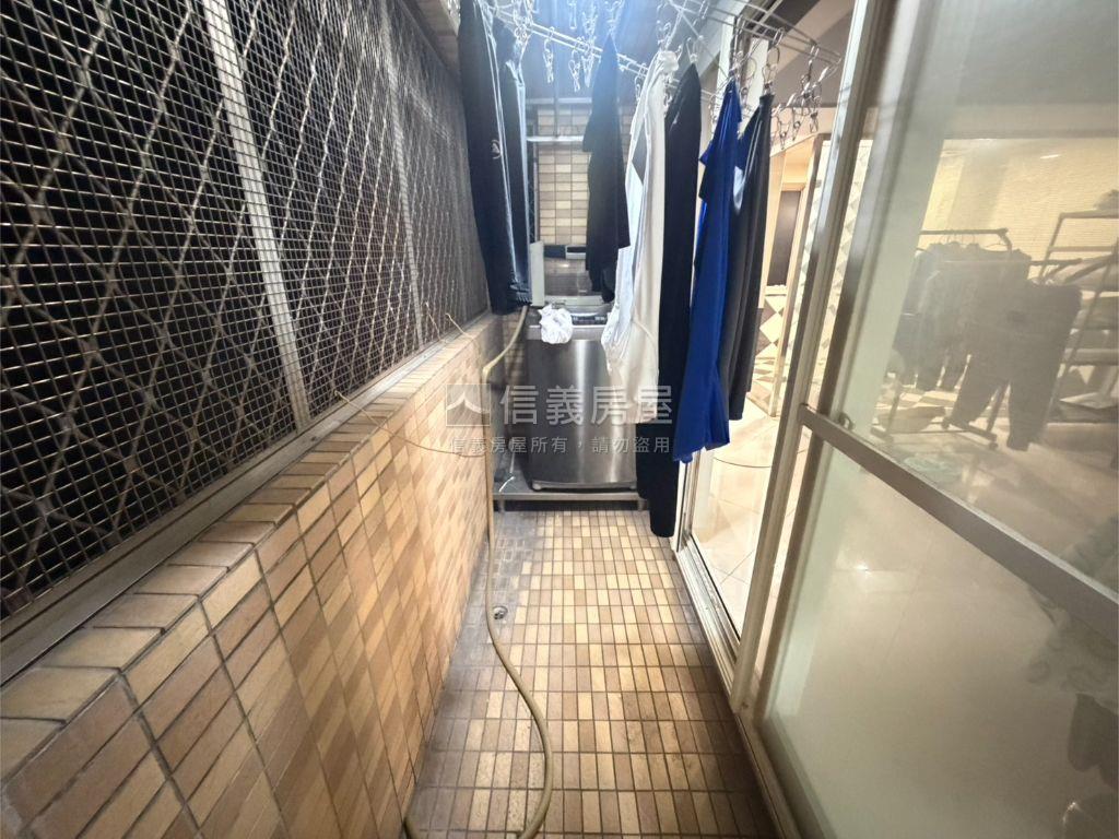 【黃金映象】高樓極景之巔房屋室內格局與周邊環境