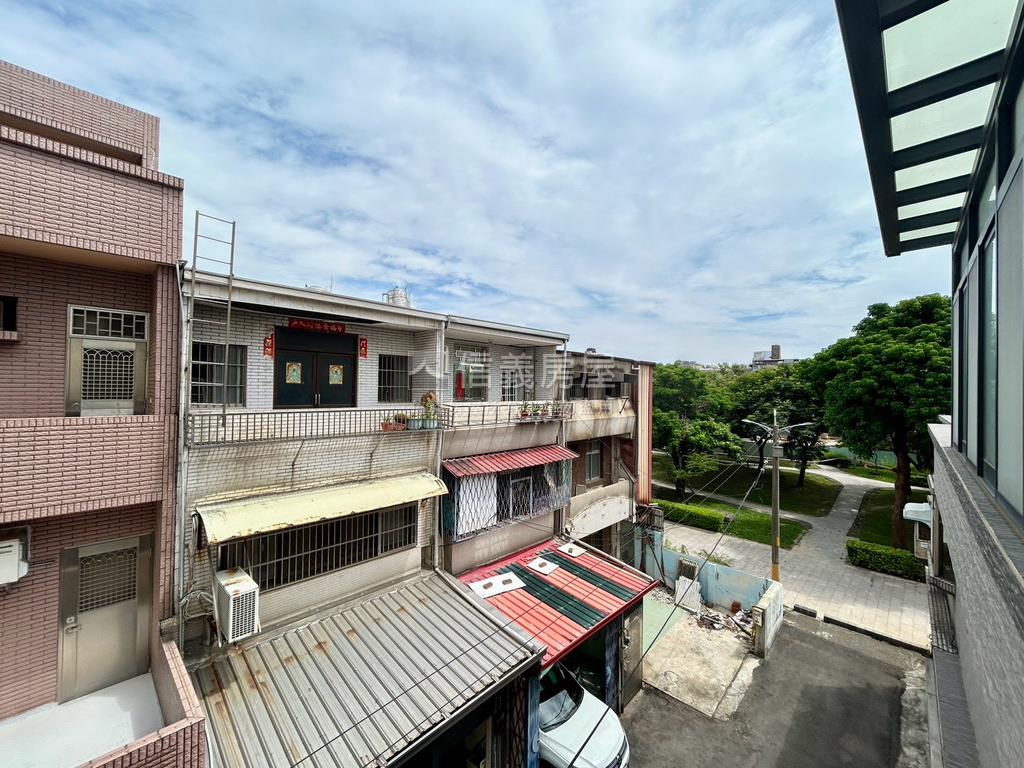公園臨路超值裝潢美透天房屋室內格局與周邊環境
