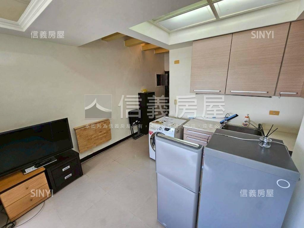 捷運。學區。眺望森林公園房屋室內格局與周邊環境