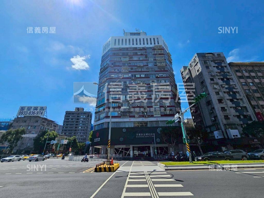捷運。學區。眺望森林公園房屋室內格局與周邊環境