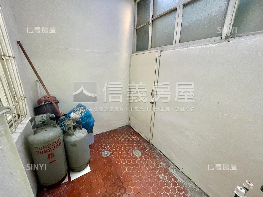 文化中心面寬車墅房屋室內格局與周邊環境