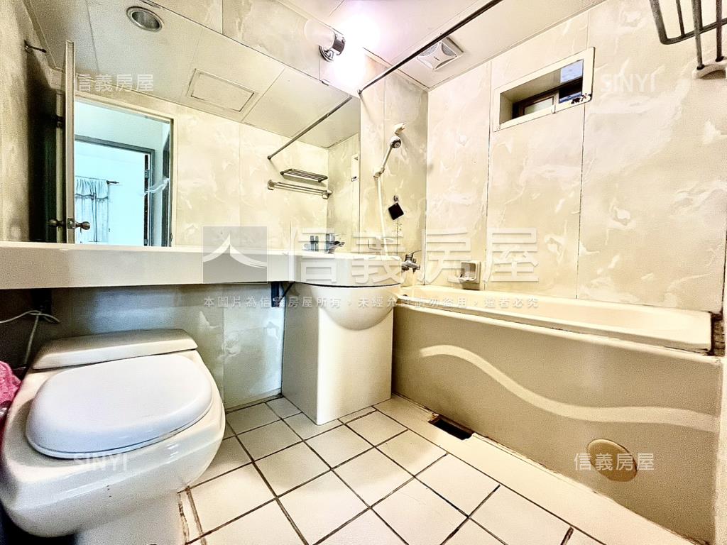 高樓景觀兩房車位房屋室內格局與周邊環境