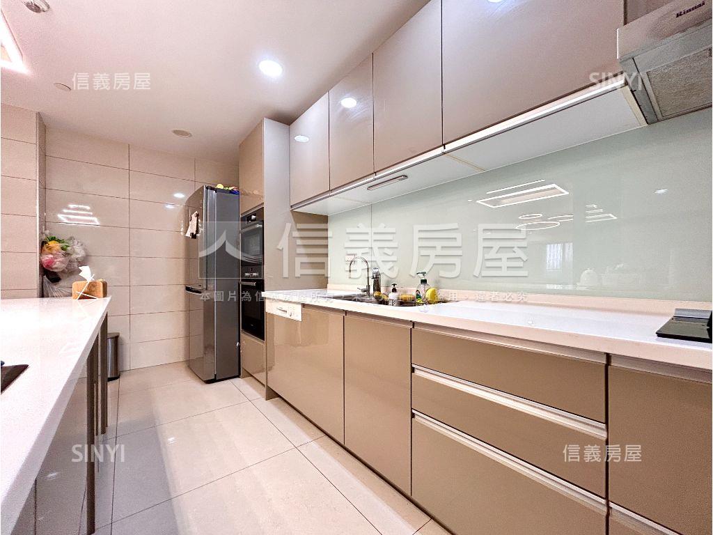 欣灣時代ｘ海景雙平車房屋室內格局與周邊環境