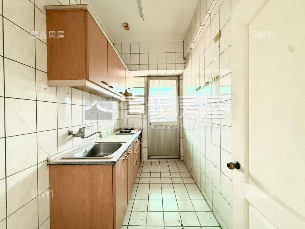 中國醫｜衛道名廈四房車位房屋室內格局與周邊環境