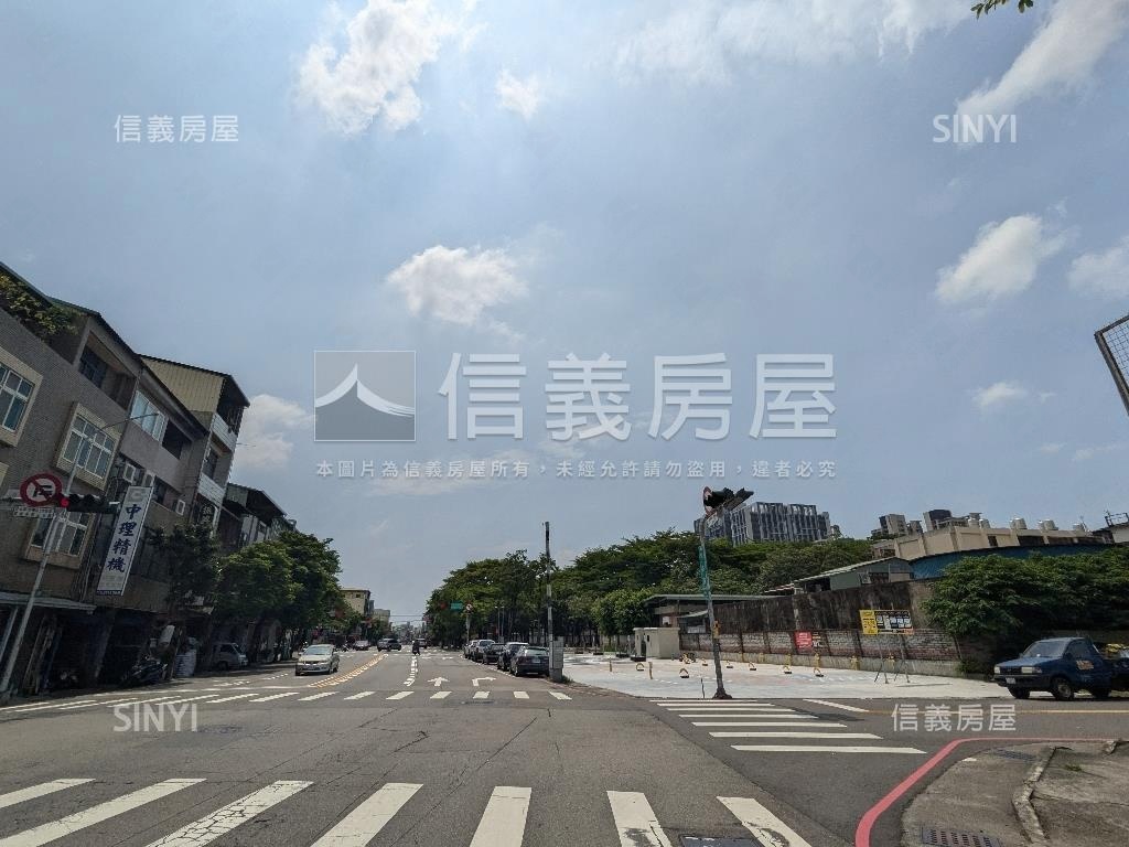 大帝城堡臨路別墅房屋室內格局與周邊環境