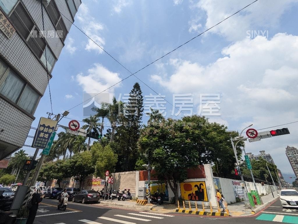 大帝城堡臨路別墅房屋室內格局與周邊環境