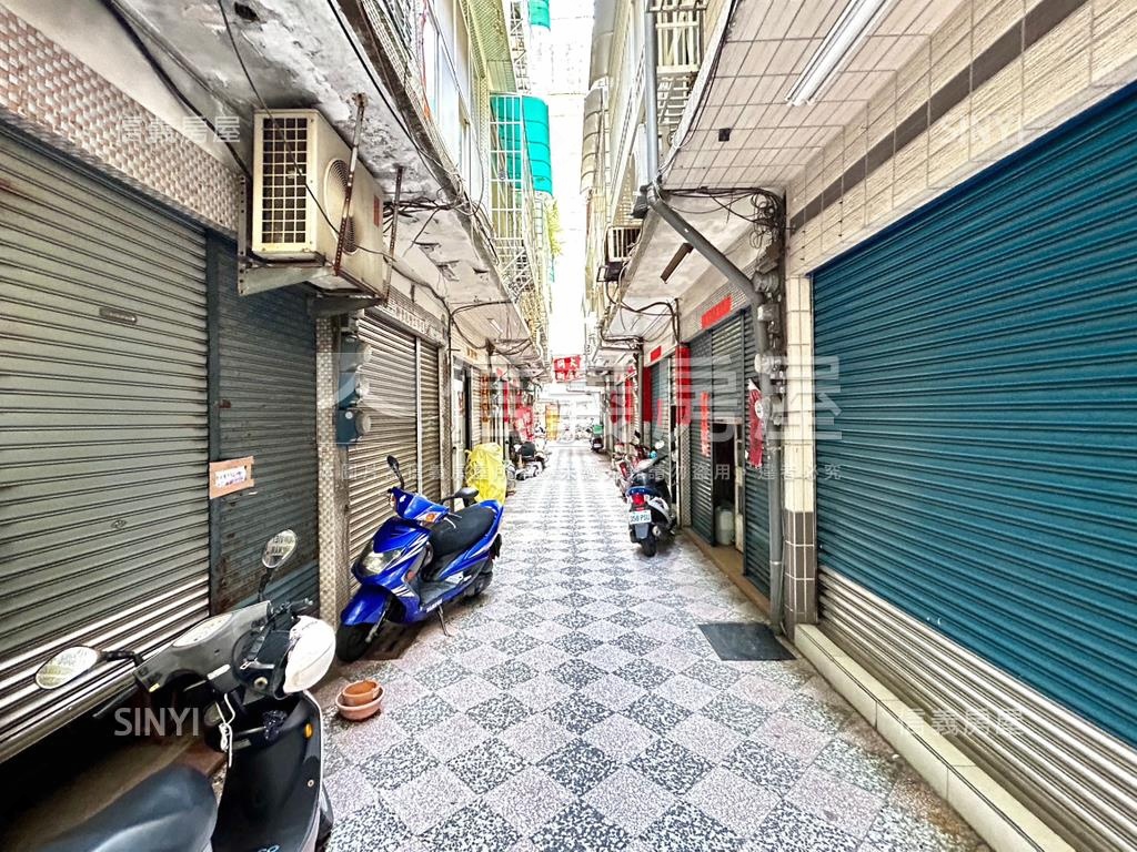 近新興市場安靜透天店面房屋室內格局與周邊環境