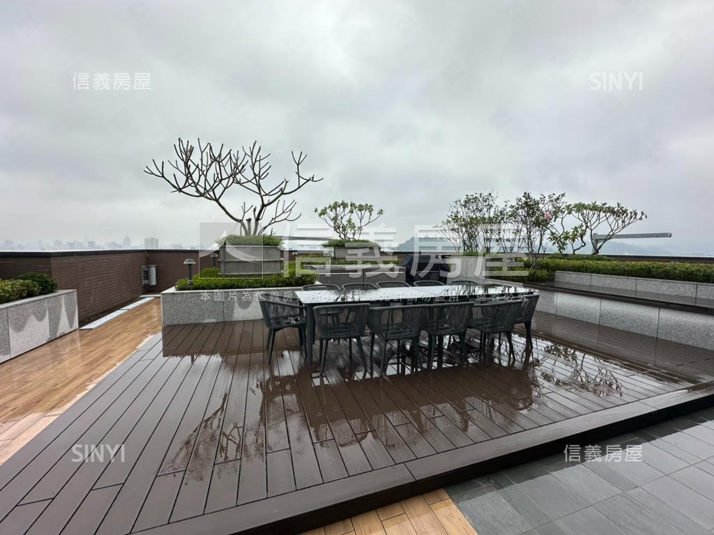 大氣河岸毛胚ＳＲＣ豪邸房屋室內格局與周邊環境