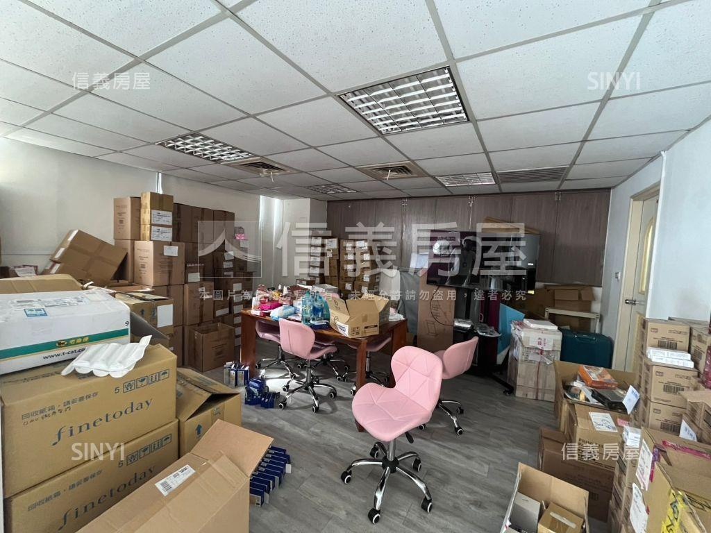 新生高樓頂加住辦房屋室內格局與周邊環境