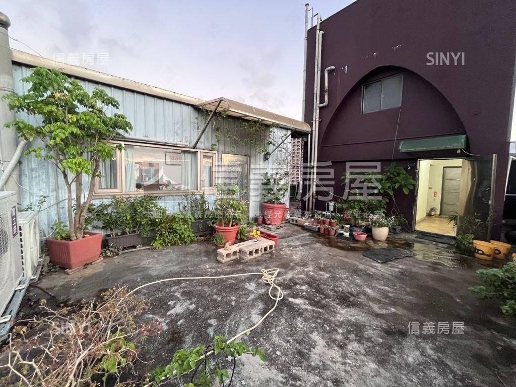 新生高樓頂加住辦房屋室內格局與周邊環境