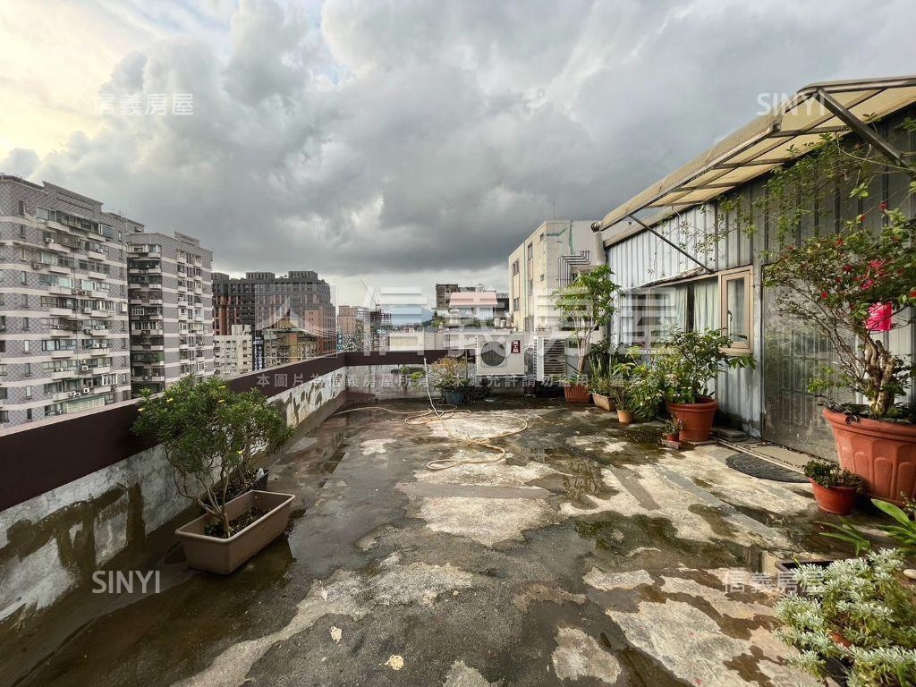 新生高樓頂加住辦房屋室內格局與周邊環境