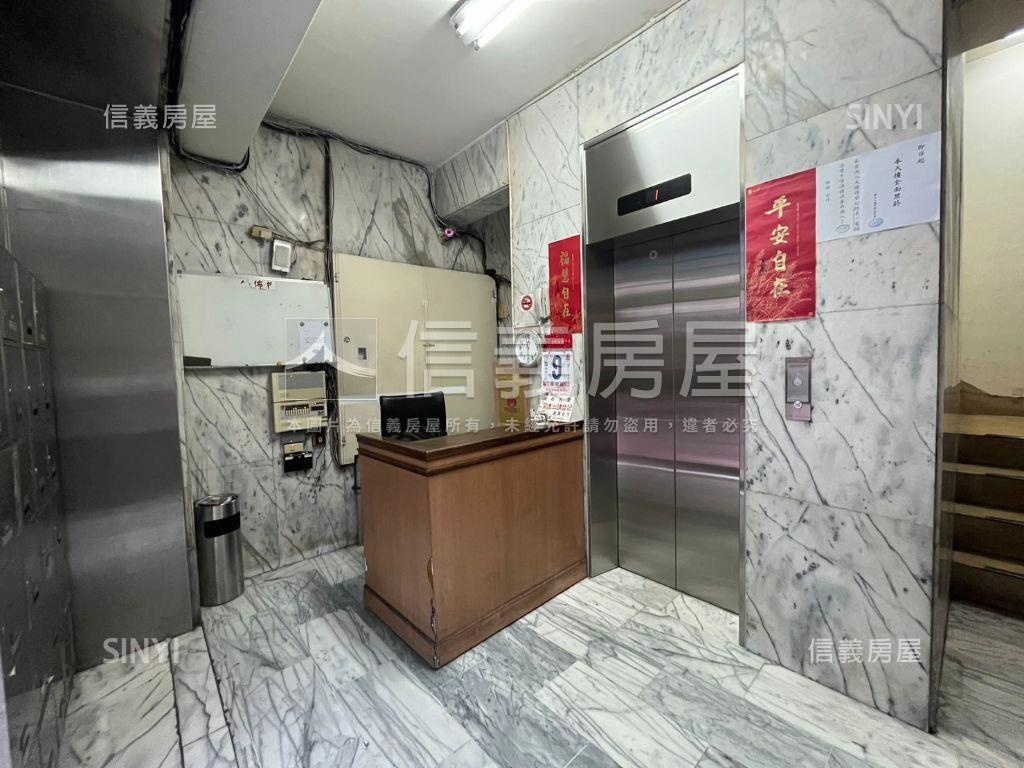 新生高樓頂加住辦房屋室內格局與周邊環境