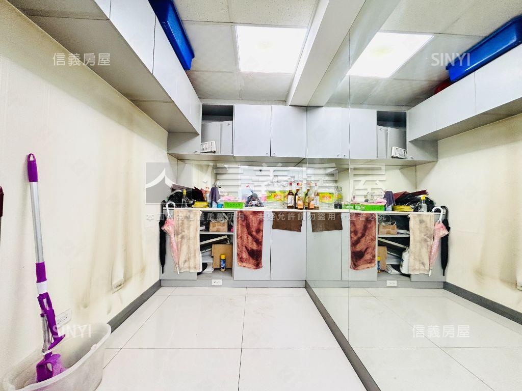 統領大樓黃金方正明亮辦公房屋室內格局與周邊環境