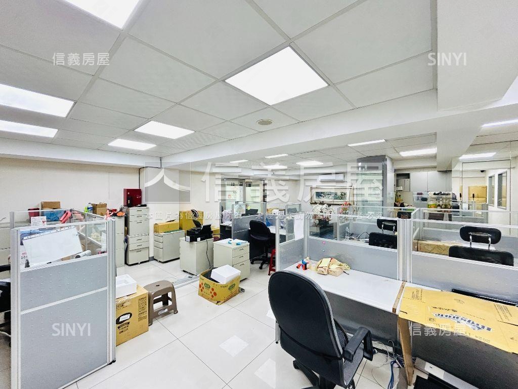 統領大樓黃金方正明亮辦公房屋室內格局與周邊環境