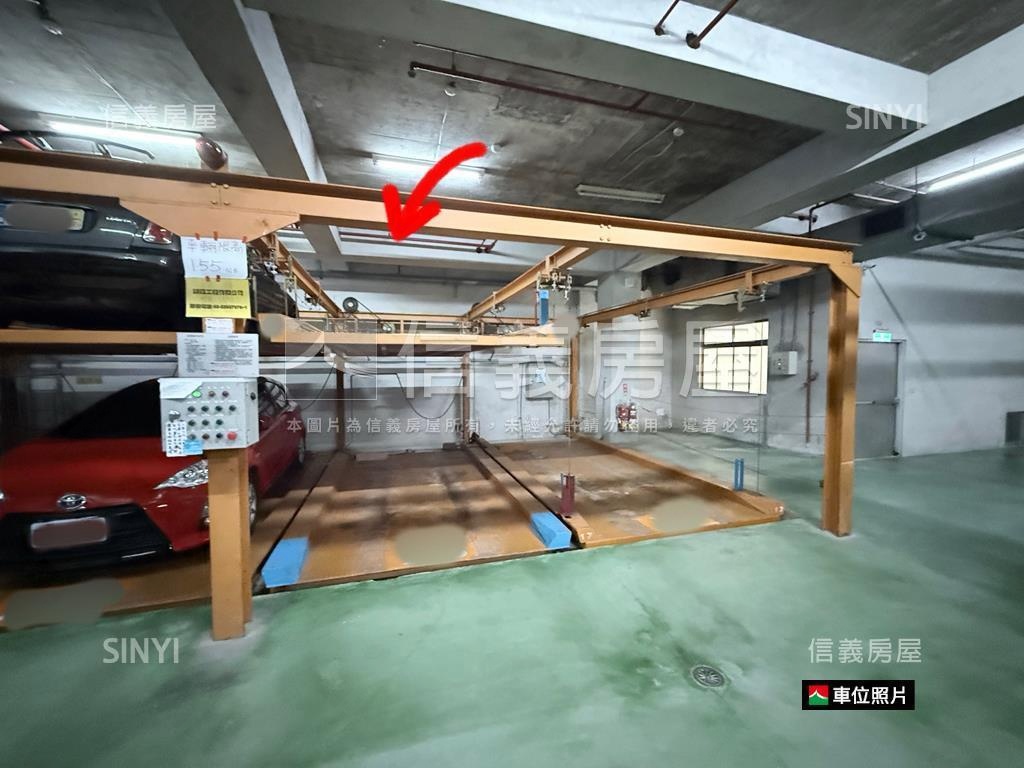 公園首排電梯三房車位房屋室內格局與周邊環境
