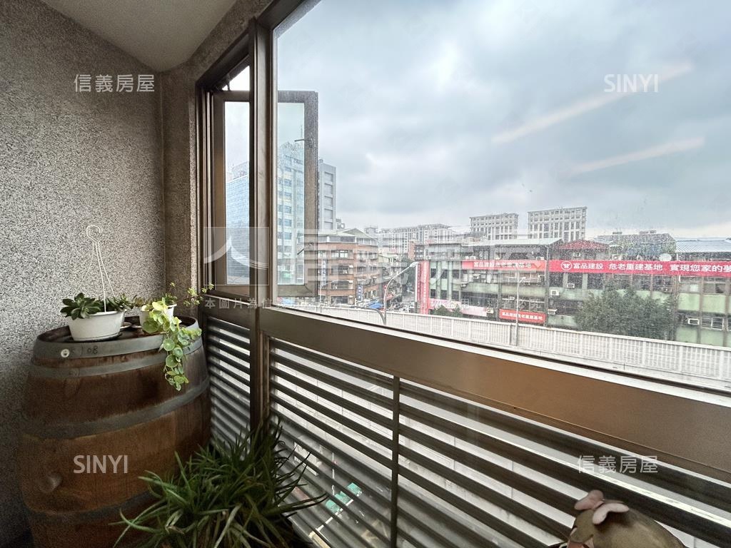 鋼骨捷運邊間美廈房屋室內格局與周邊環境