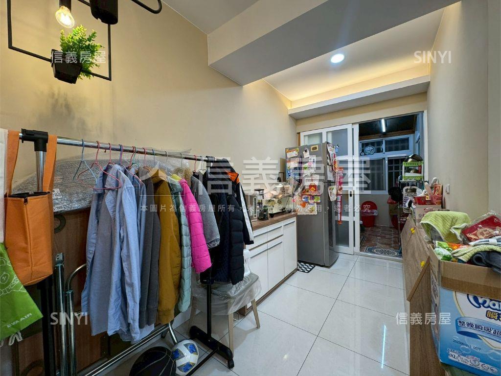 幸福裝潢一樓三房雙衛浴房屋室內格局與周邊環境