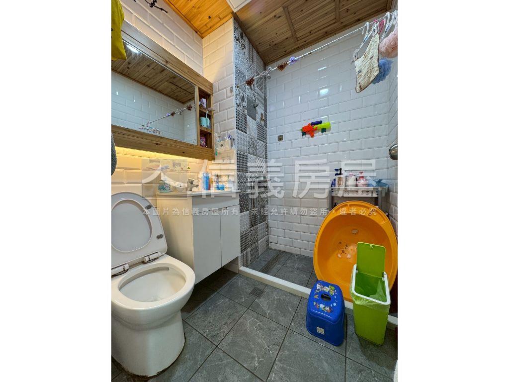 幸福裝潢一樓三房雙衛浴房屋室內格局與周邊環境