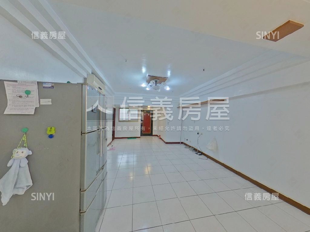 店長推薦中興商圈三房車位房屋室內格局與周邊環境