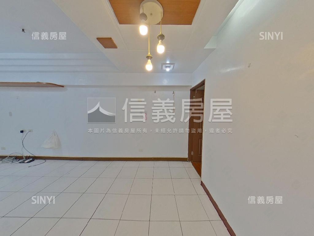 店長推薦中興商圈三房車位房屋室內格局與周邊環境