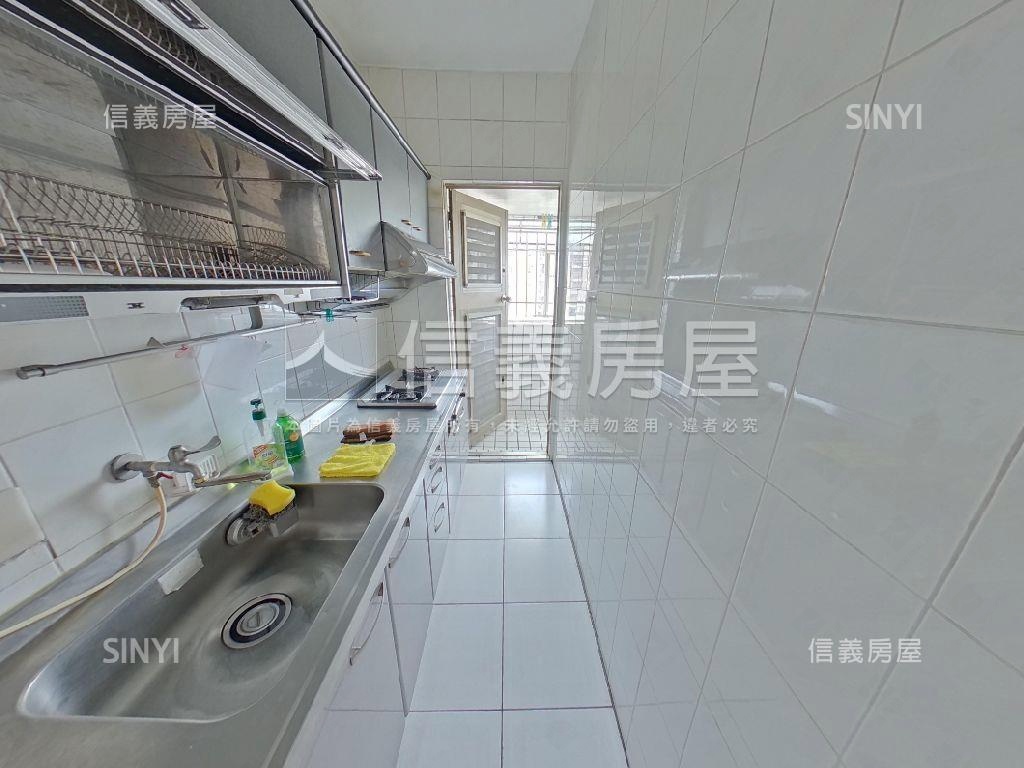 店長推薦中興商圈三房車位房屋室內格局與周邊環境