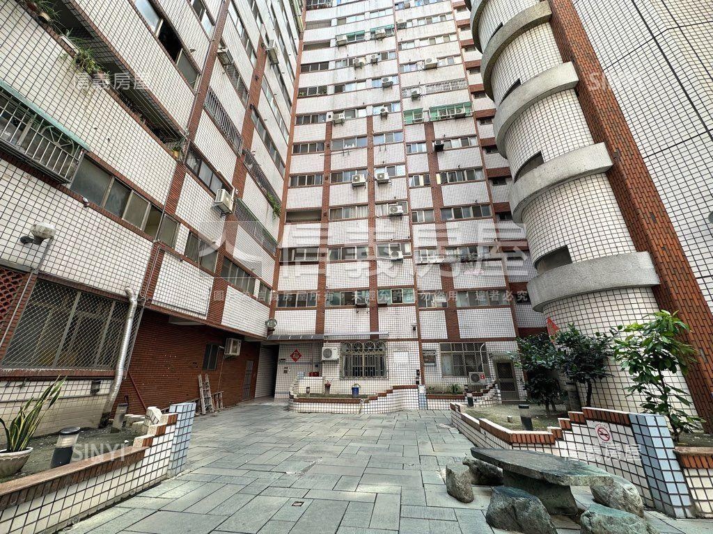 店長推薦中興商圈三房車位房屋室內格局與周邊環境