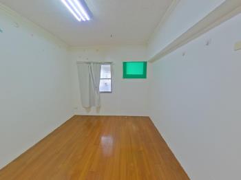 內新國小旁三房附車位