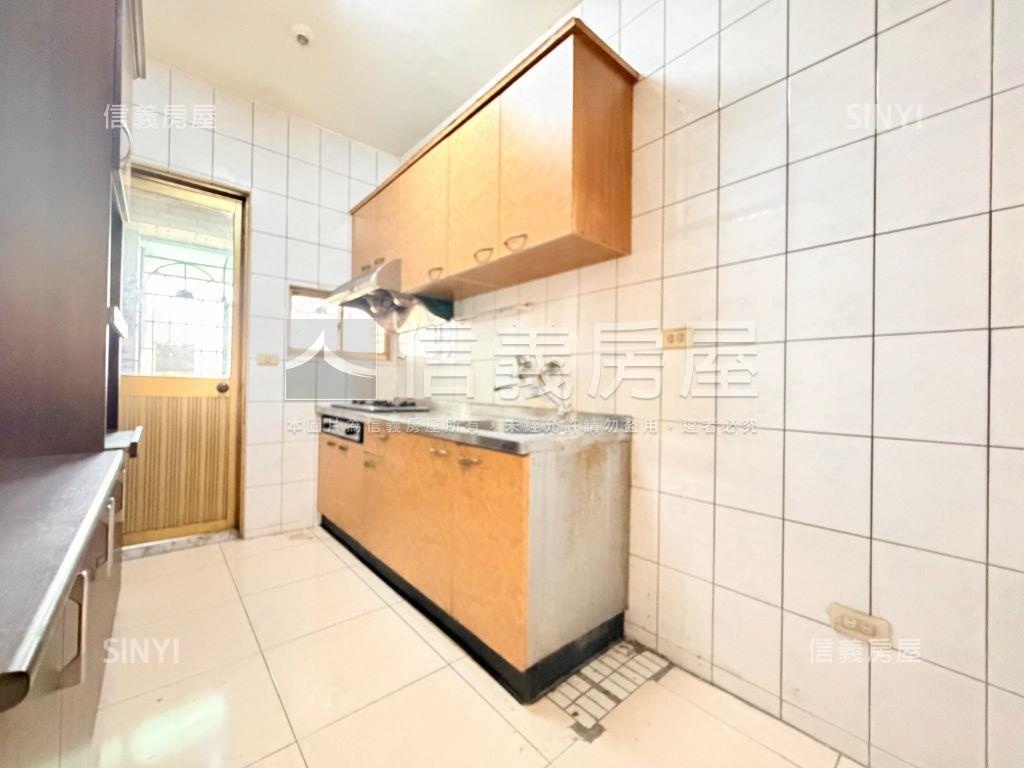 五甲商圈好成家亮三房房屋室內格局與周邊環境