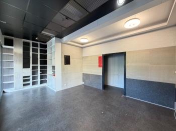 約六米大面寬◆裝潢金樓店