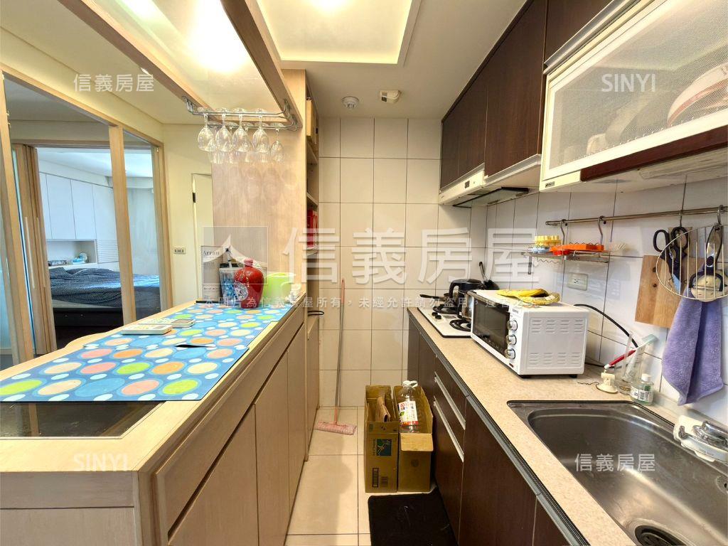 尊爵會館溫馨採光兩房房屋室內格局與周邊環境