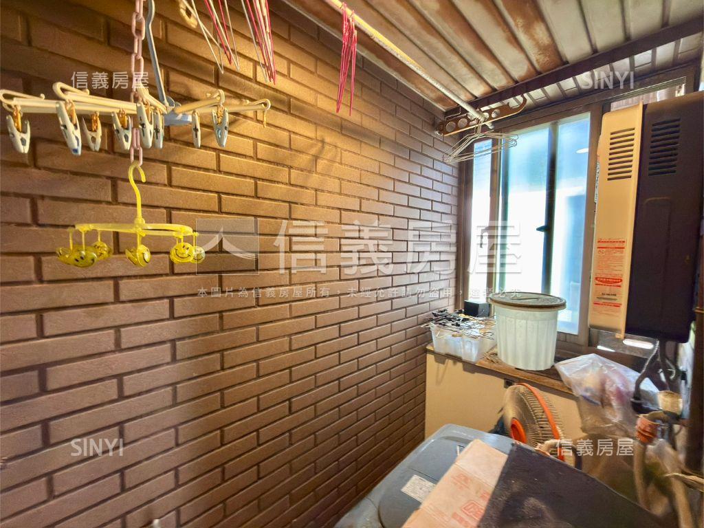 尊爵會館溫馨採光兩房房屋室內格局與周邊環境