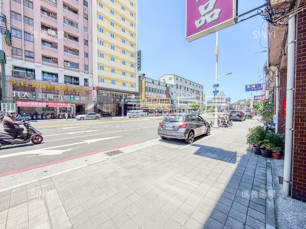 高雄火車站正路透天金店房屋室內格局與周邊環境
