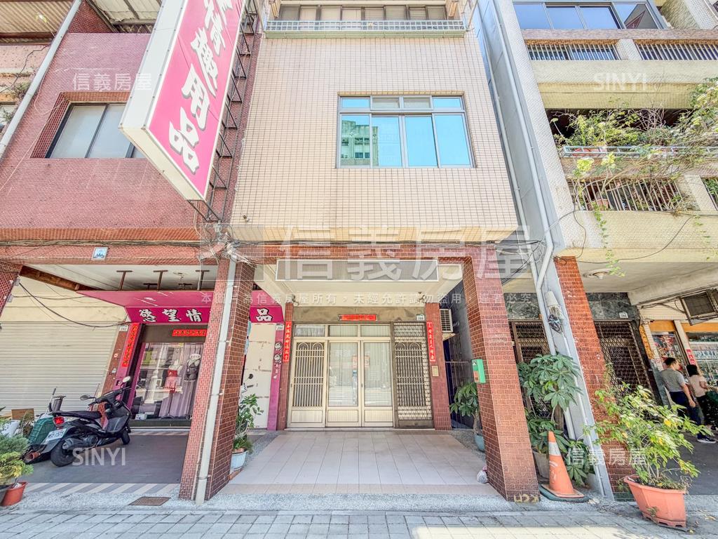 高雄火車站正路透天金店房屋室內格局與周邊環境