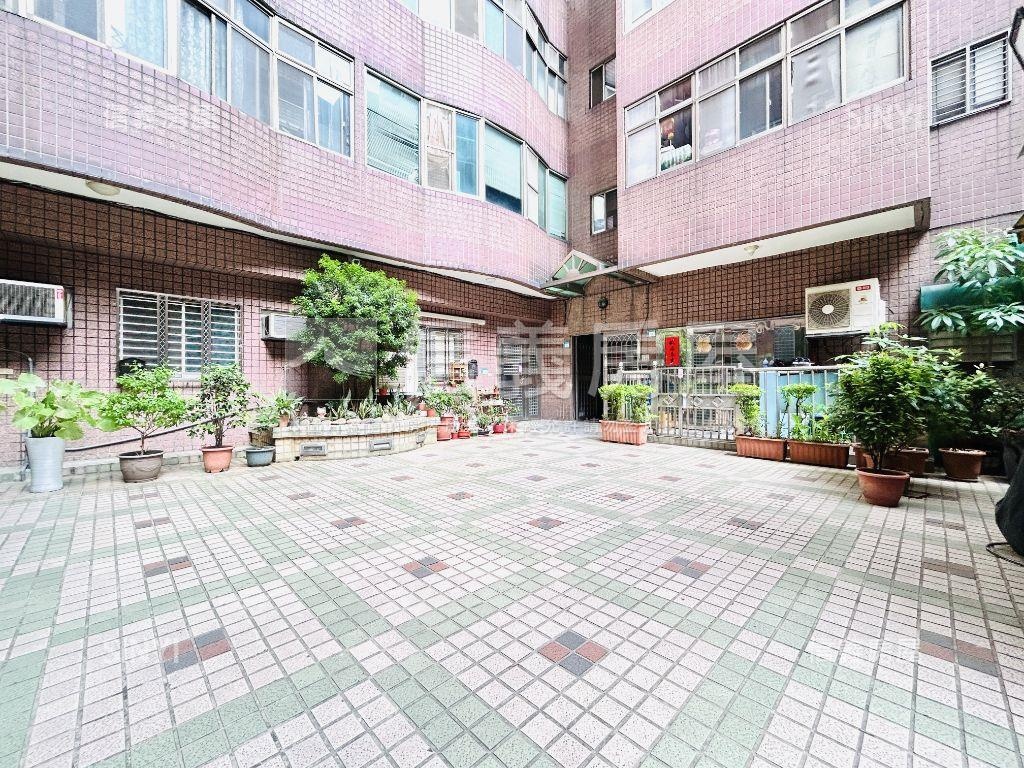 寶石首選雙捷稀有一樓房屋室內格局與周邊環境
