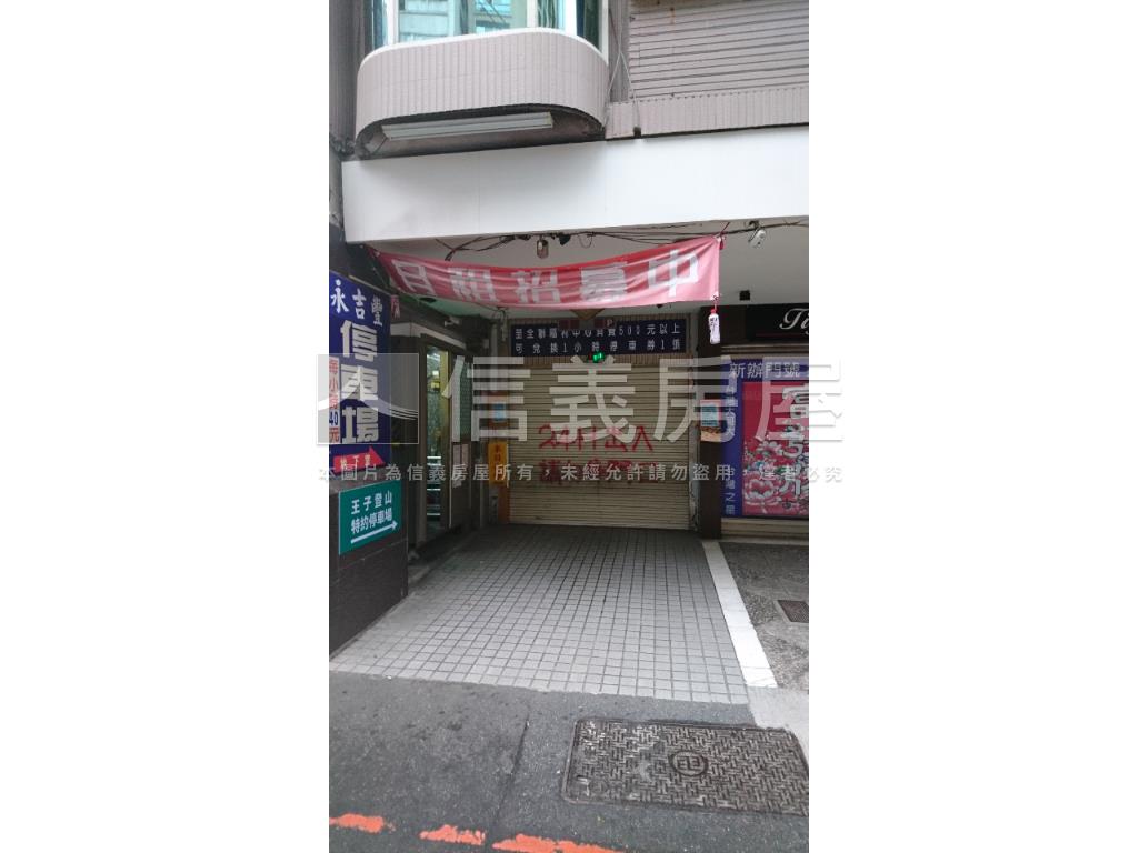 中正金鑽車位房屋室內格局與周邊環境