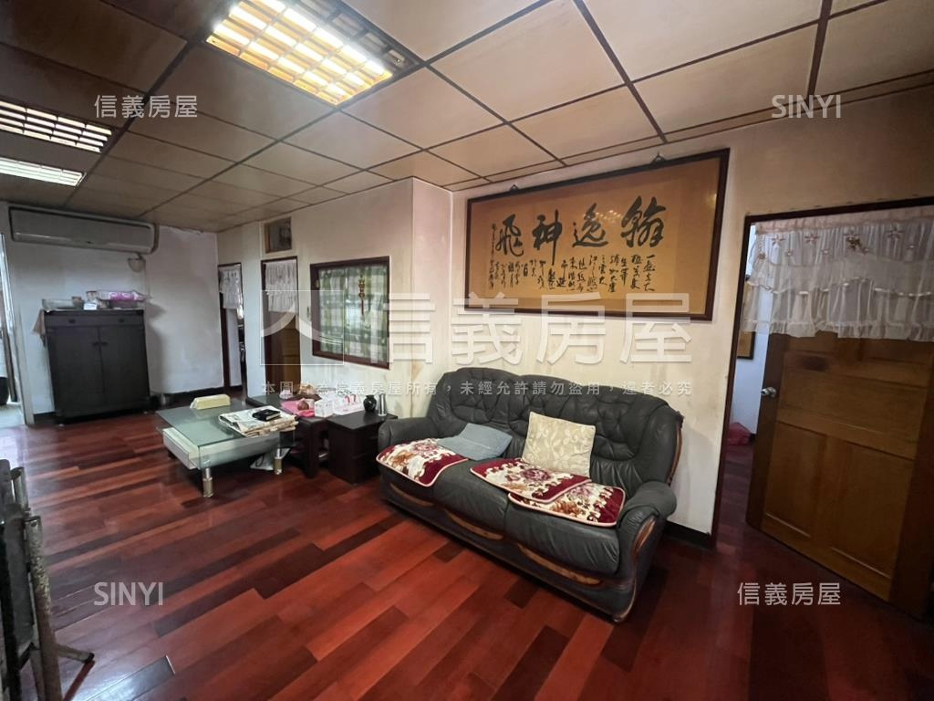 鳳吉四街，二樓美居房屋室內格局與周邊環境