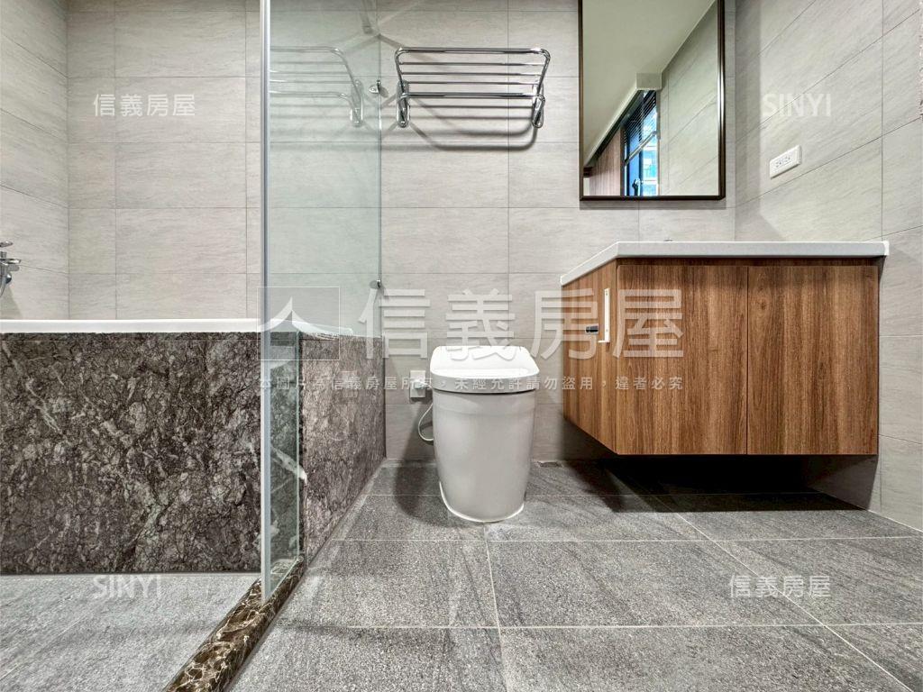 近漢神百貨三房平車房屋室內格局與周邊環境