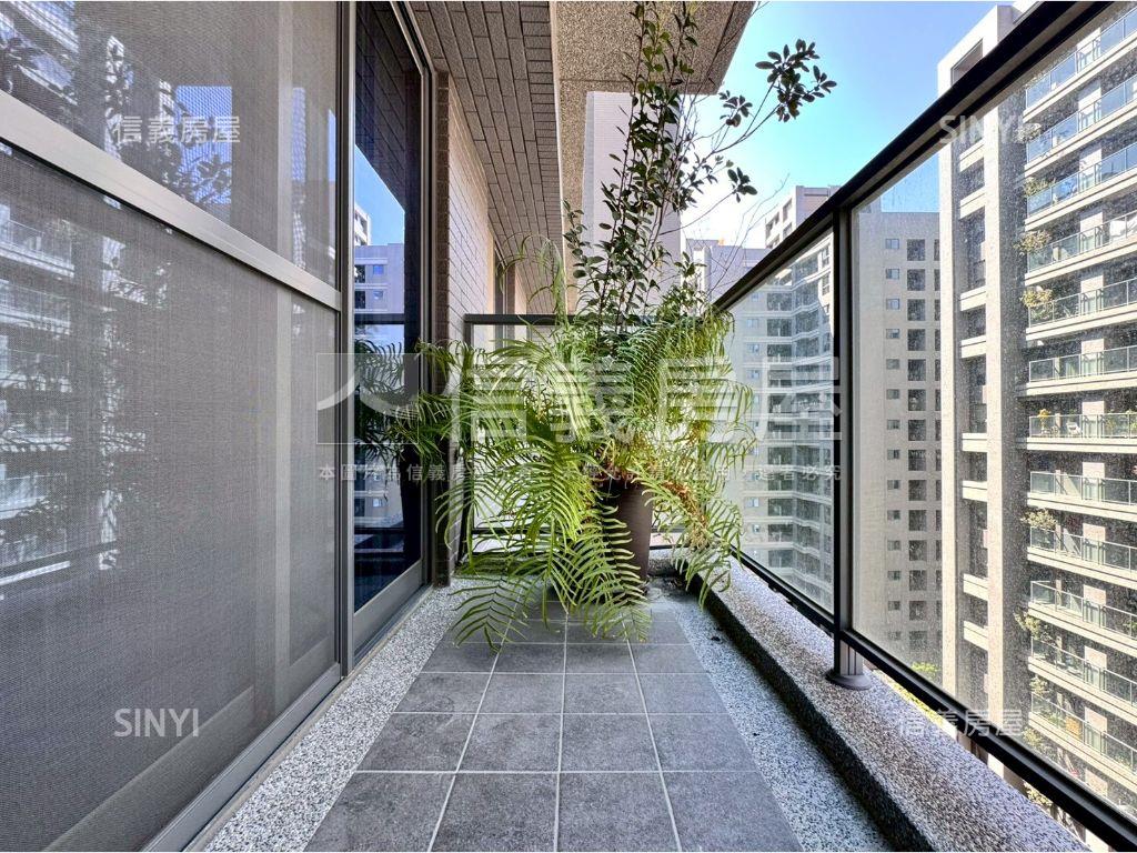 近漢神百貨三房平車房屋室內格局與周邊環境