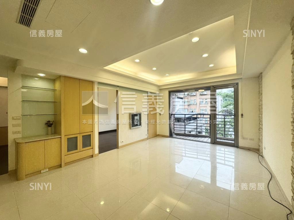 德安家康三房車位房屋室內格局與周邊環境