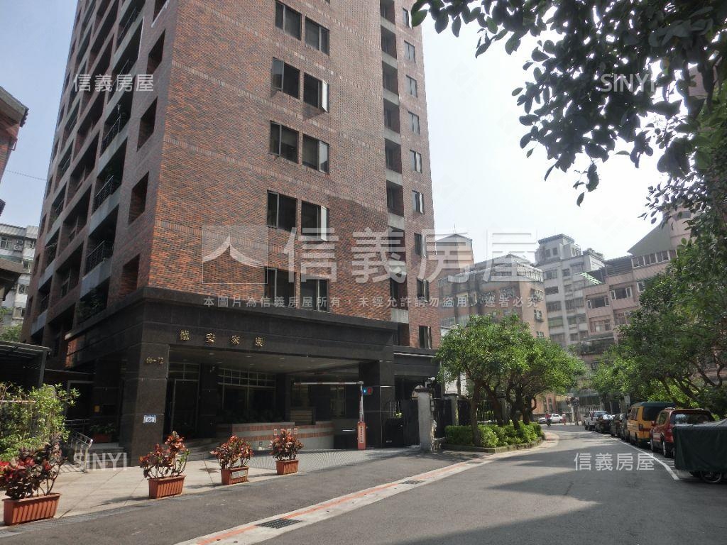 德安家康三房車位房屋室內格局與周邊環境