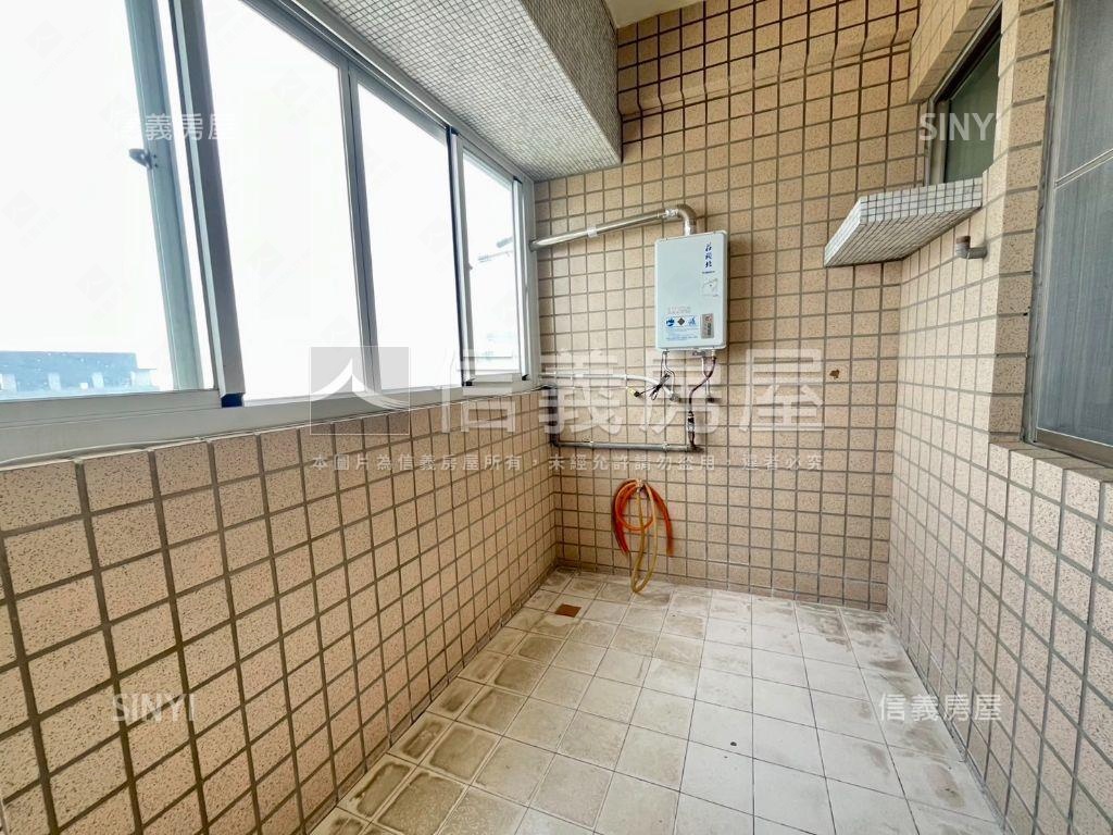 東方黎明樓中樓雙平車房屋室內格局與周邊環境