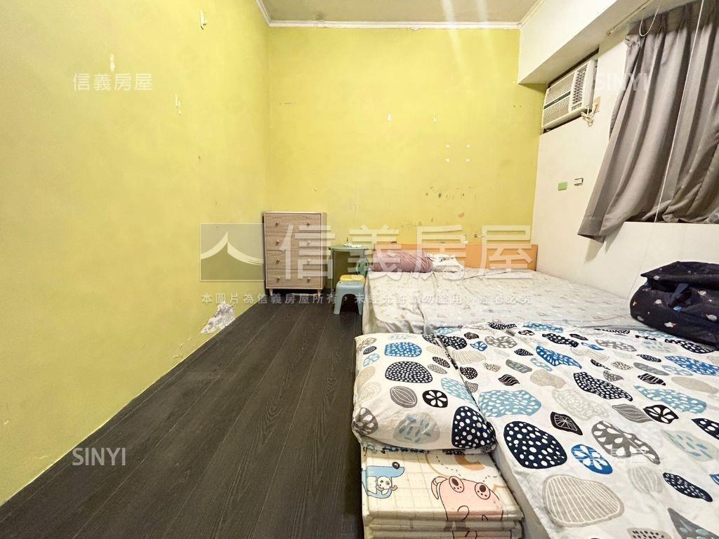 文化藝術家一樓角間有車庫房屋室內格局與周邊環境