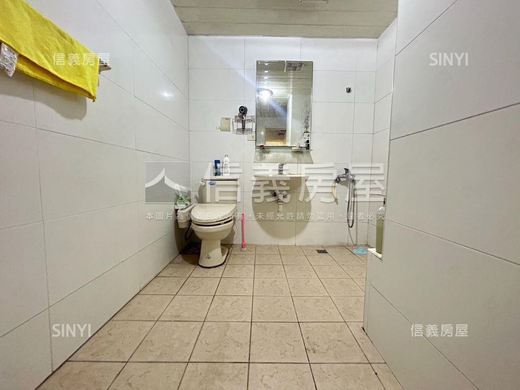 文化藝術家一樓角間有車庫房屋室內格局與周邊環境