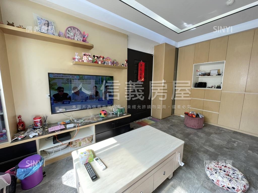 笎坤世璽三房車位房屋室內格局與周邊環境