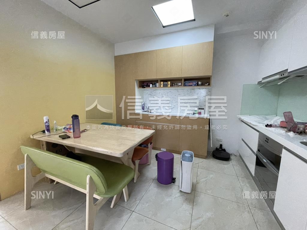 笎坤世璽三房車位房屋室內格局與周邊環境