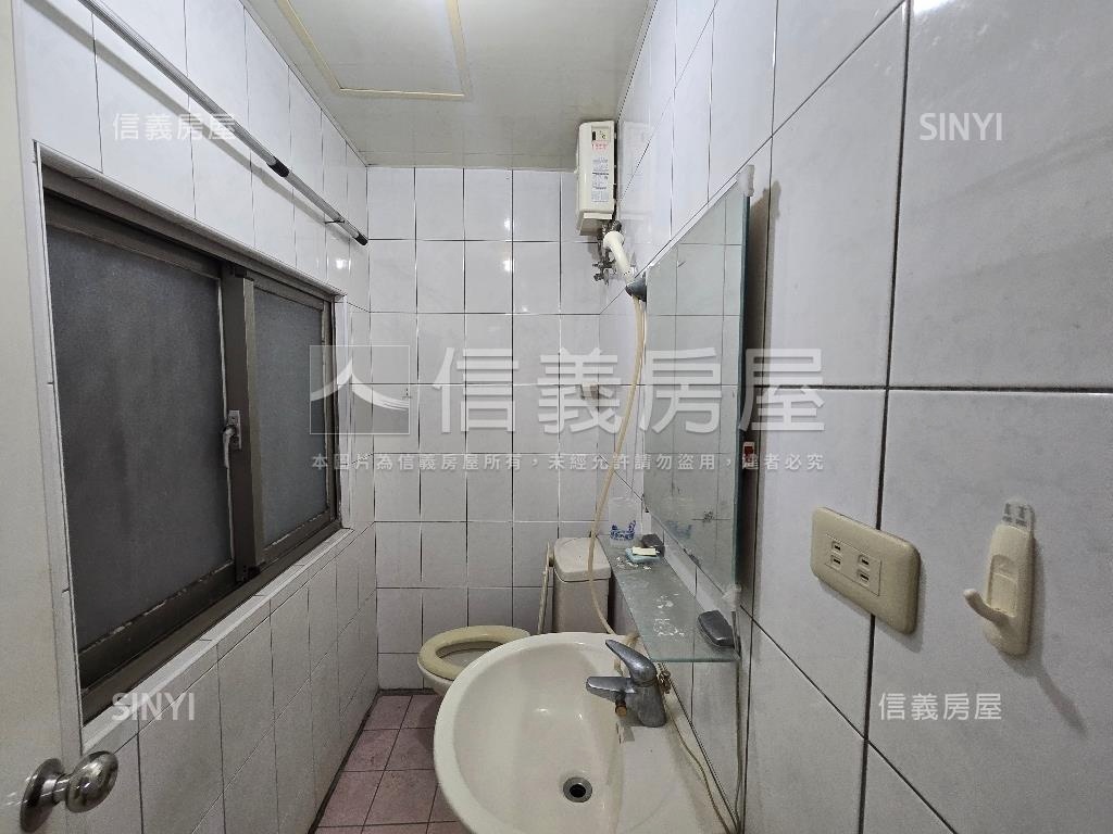 板橋聚寶盆邊間２樓房屋室內格局與周邊環境