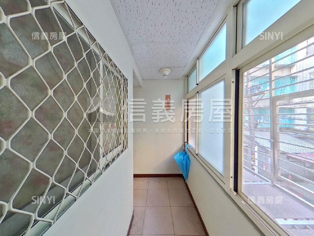 板橋聚寶盆邊間２樓房屋室內格局與周邊環境