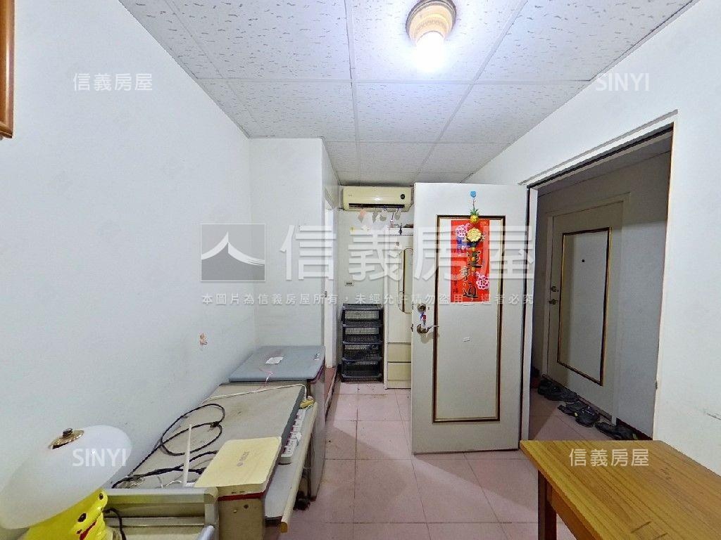 板橋聚寶盆邊間２樓房屋室內格局與周邊環境