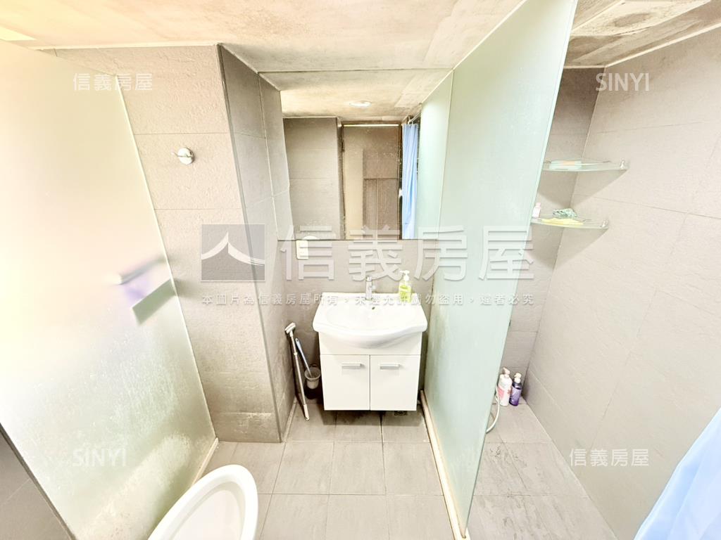 市中心次高樓邊間採光美屋房屋室內格局與周邊環境