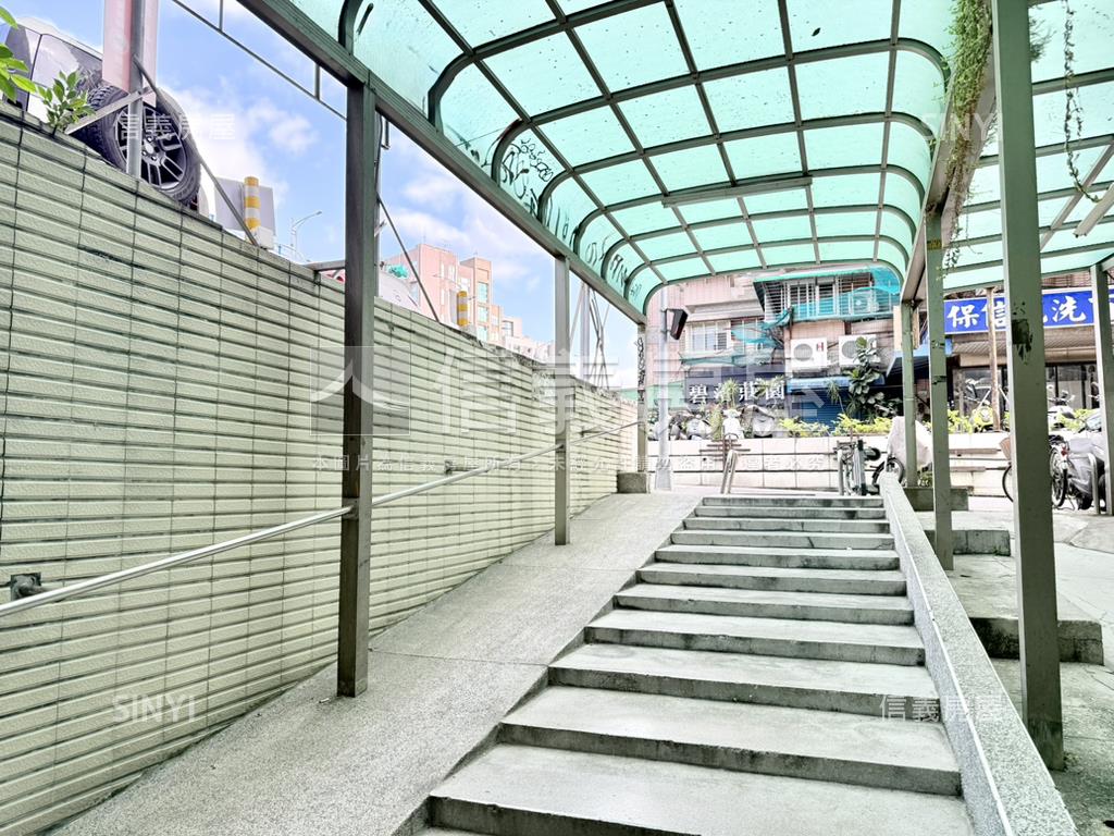 市中心次高樓邊間採光美屋房屋室內格局與周邊環境